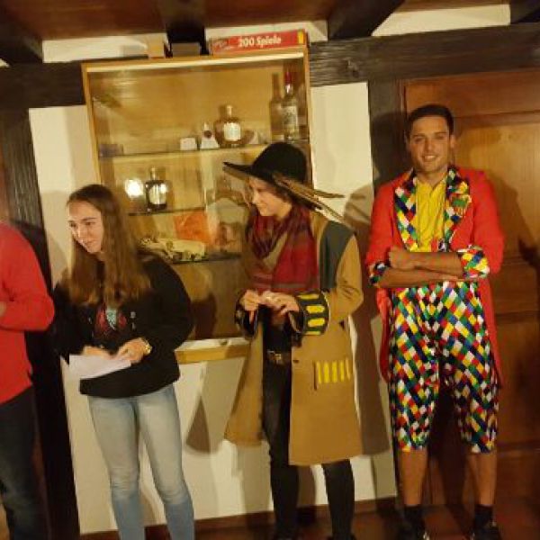 Die Neumitglieder bei der Aufnahme am 11. November 2015 im Zunftlokal Zweifel